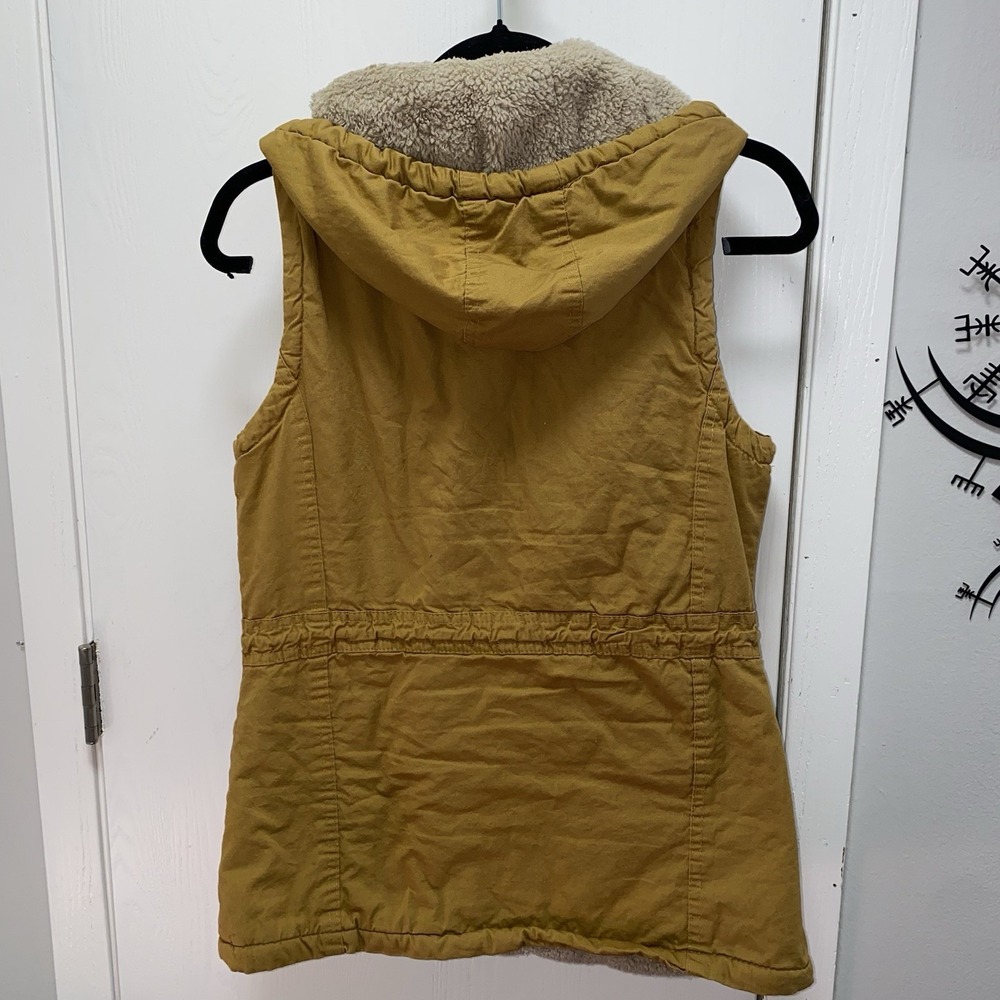 YMI Mustard Faux Fur Lined Cinched Waist‎ Hooded Vest Large Women's Snap Front - Picture 8 of 10